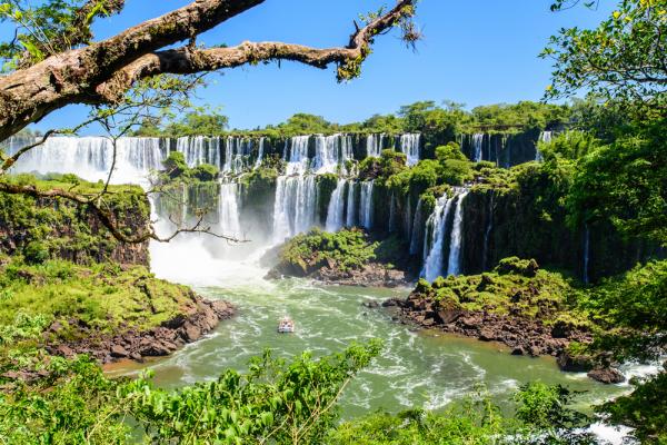 Iguazu fall cruise