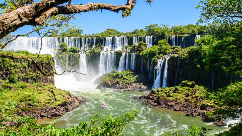 Iguazu fall cruise