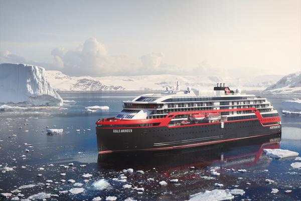 Hurtigruten, Roald Amundsen, cruise, cruising,