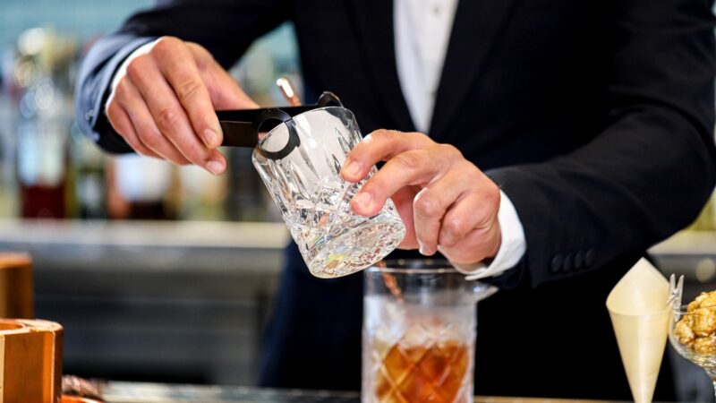 Oceania Cruises showcases 'elevated' bar programme on Vista